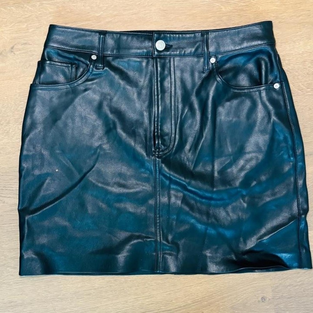 Express Black Faux Leather Mini Skirt Womens Five Pocket Goth Edgy Short Skirt